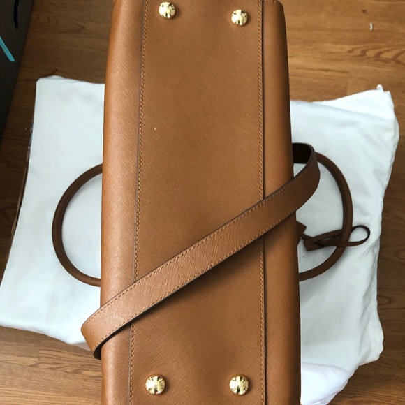 Michael Kors luxury travel tote - Picture 5 of 5